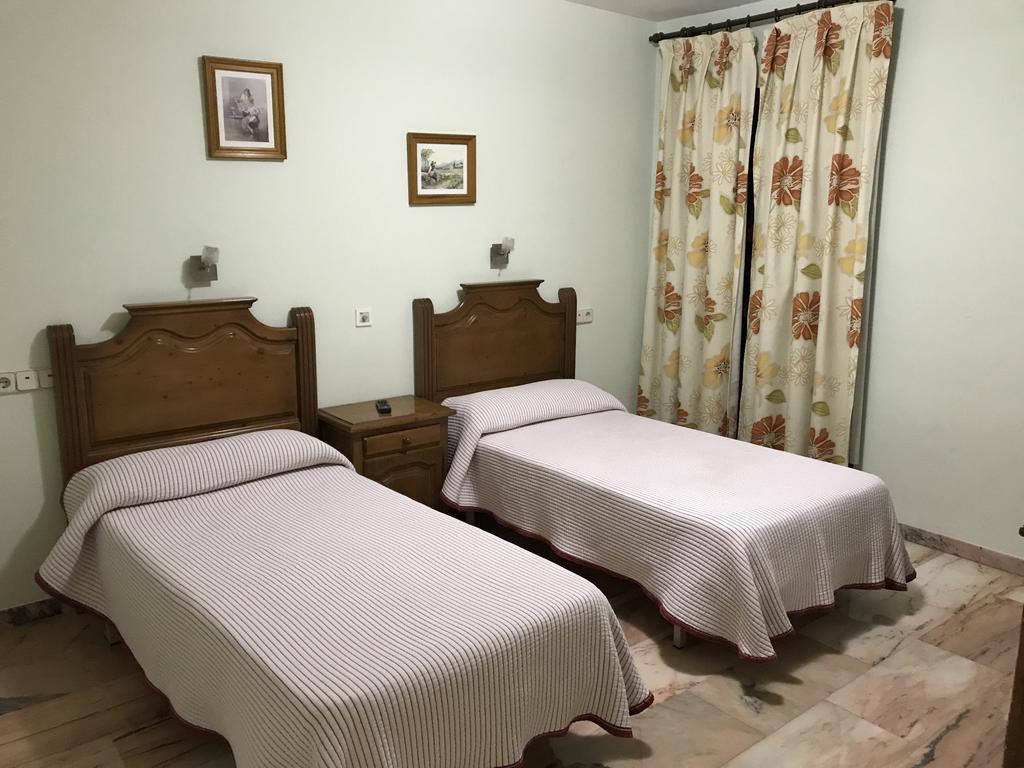 Hostal Rio De Oro อัลกาลา ลา เรอัล ภายนอก รูปภาพ