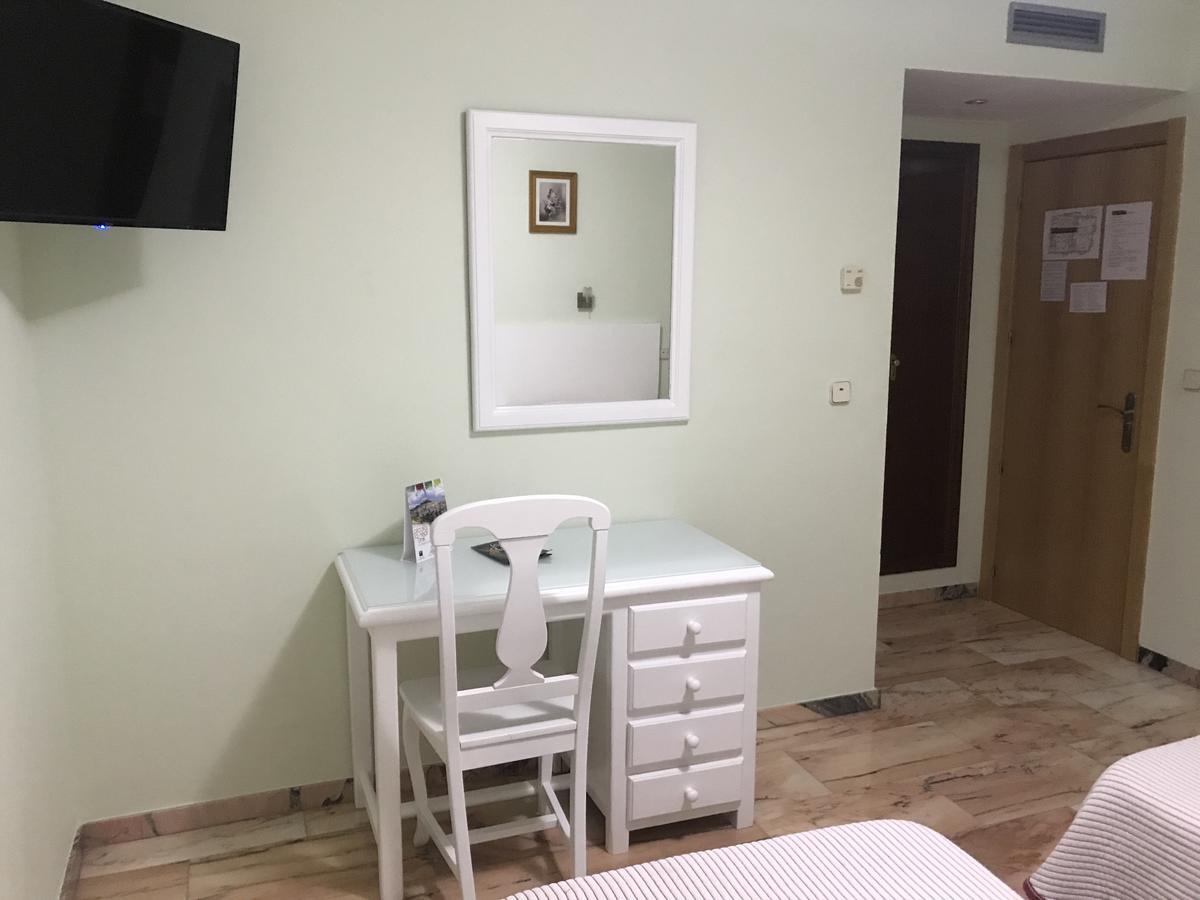 Hostal Rio De Oro อัลกาลา ลา เรอัล ภายนอก รูปภาพ